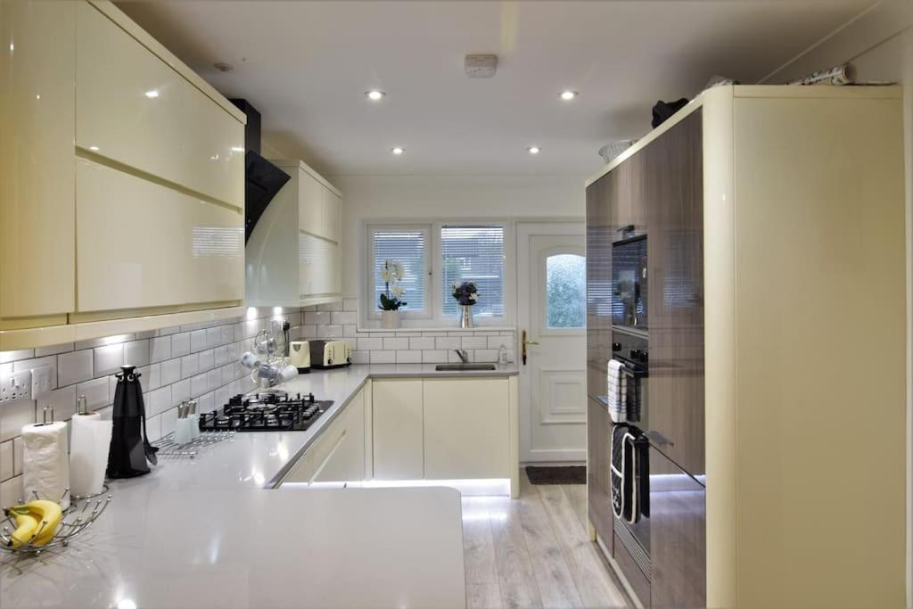 Mikes At Menai - Stylish & Spacious 3 Bed House In Menai Bridge. Exterior foto