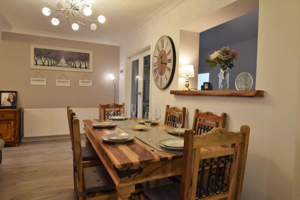 Mikes At Menai - Stylish & Spacious 3 Bed House In Menai Bridge. Exterior foto